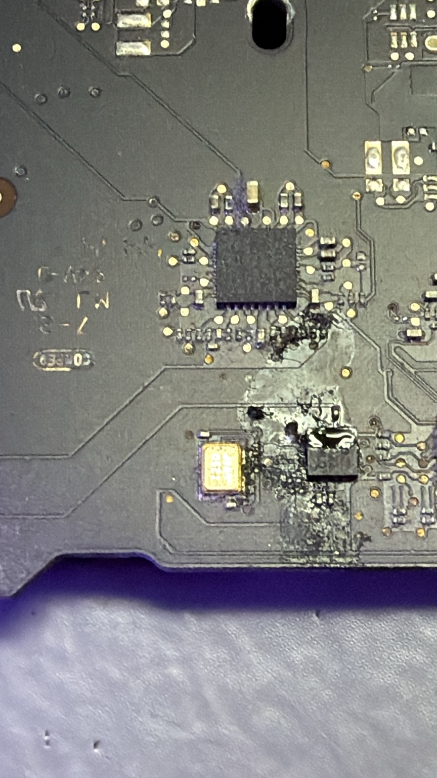 Detailaufnahme einer Hauptplatine aus der Fast-Repair24 Werkstatt